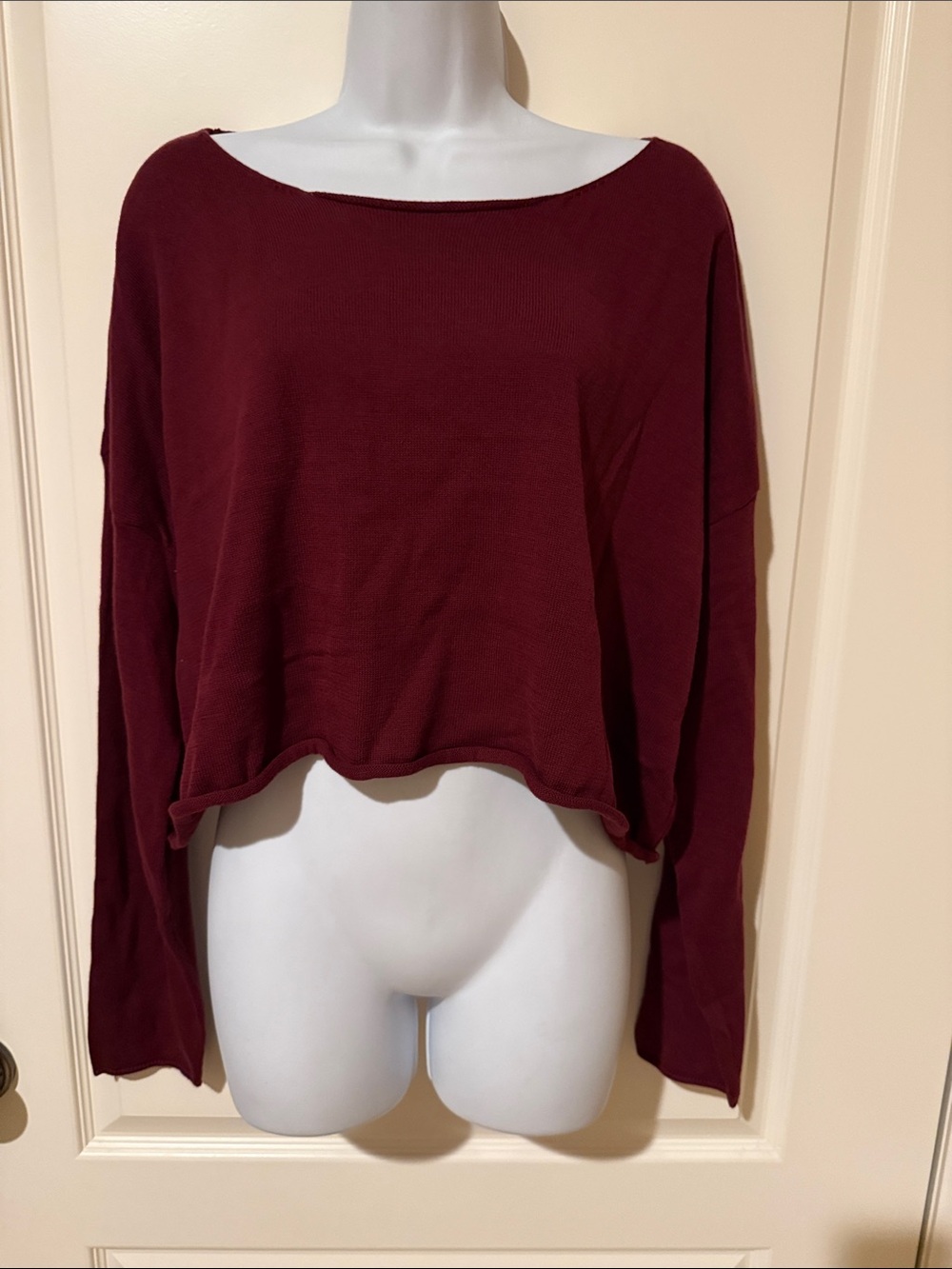 ❤️ Brandy Melville Cropped Boatneck Long-Sleeve Top Wine